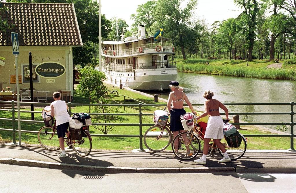 Stf Glasbruket Hostel & Apartments Borensberg Екстер'єр фото